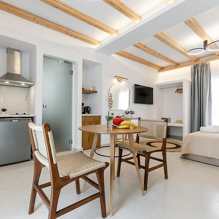 Birikos Hotel & Suites آغيوس بروكوبيوس المظهر الخارجي الصورة