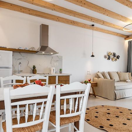 Birikos Hotel & Suites آغيوس بروكوبيوس المظهر الخارجي الصورة