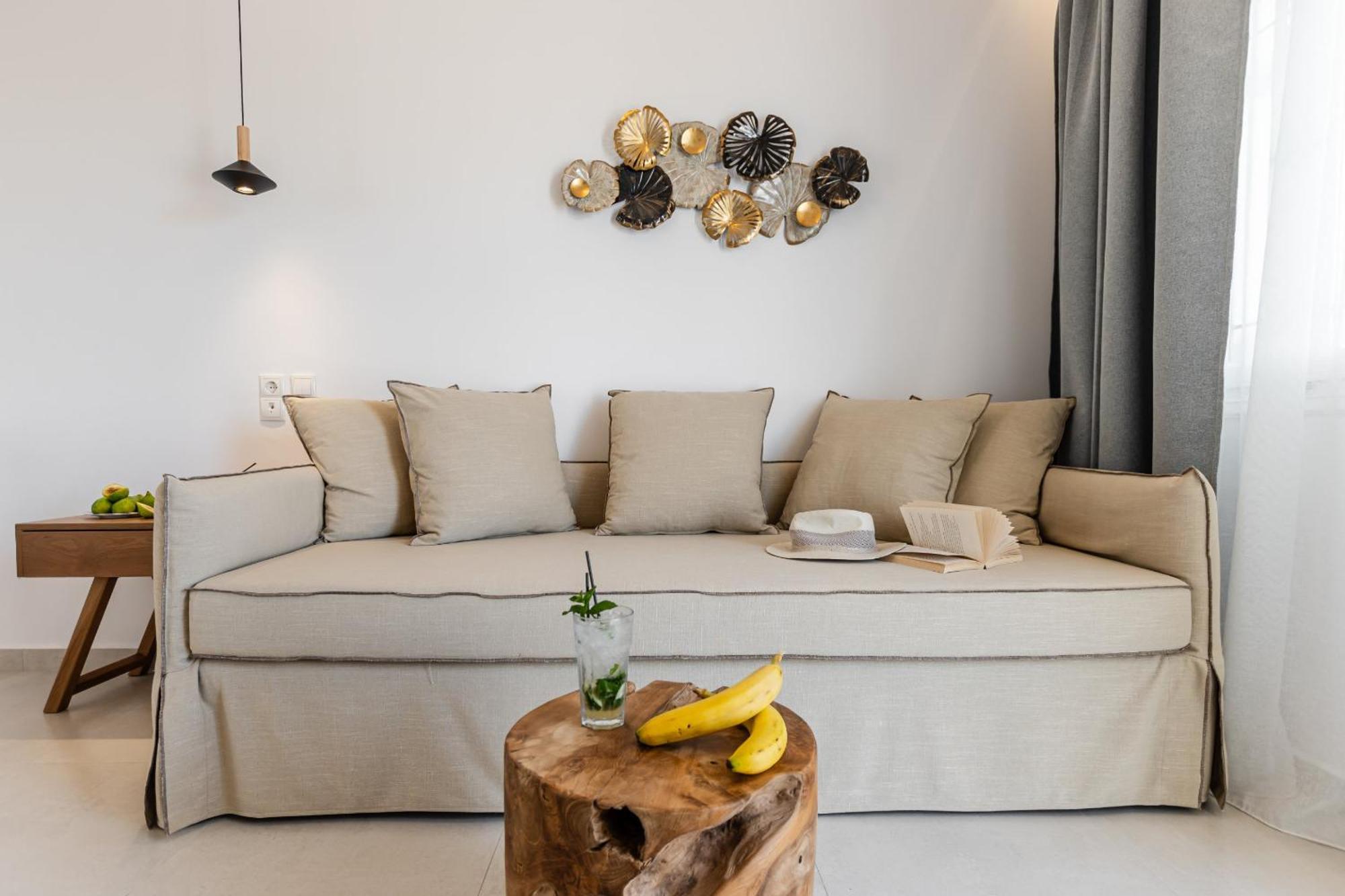 Birikos Hotel & Suites آغيوس بروكوبيوس المظهر الخارجي الصورة