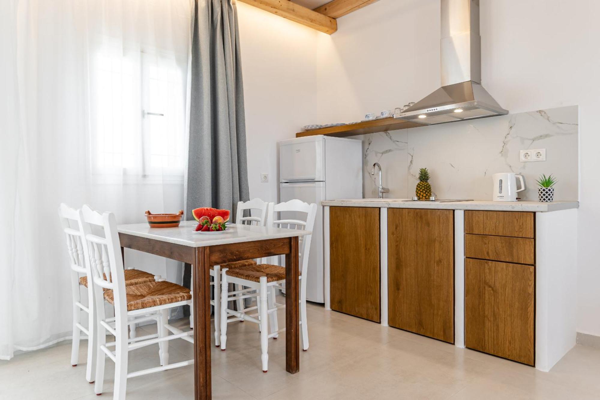 Birikos Hotel & Suites آغيوس بروكوبيوس المظهر الخارجي الصورة