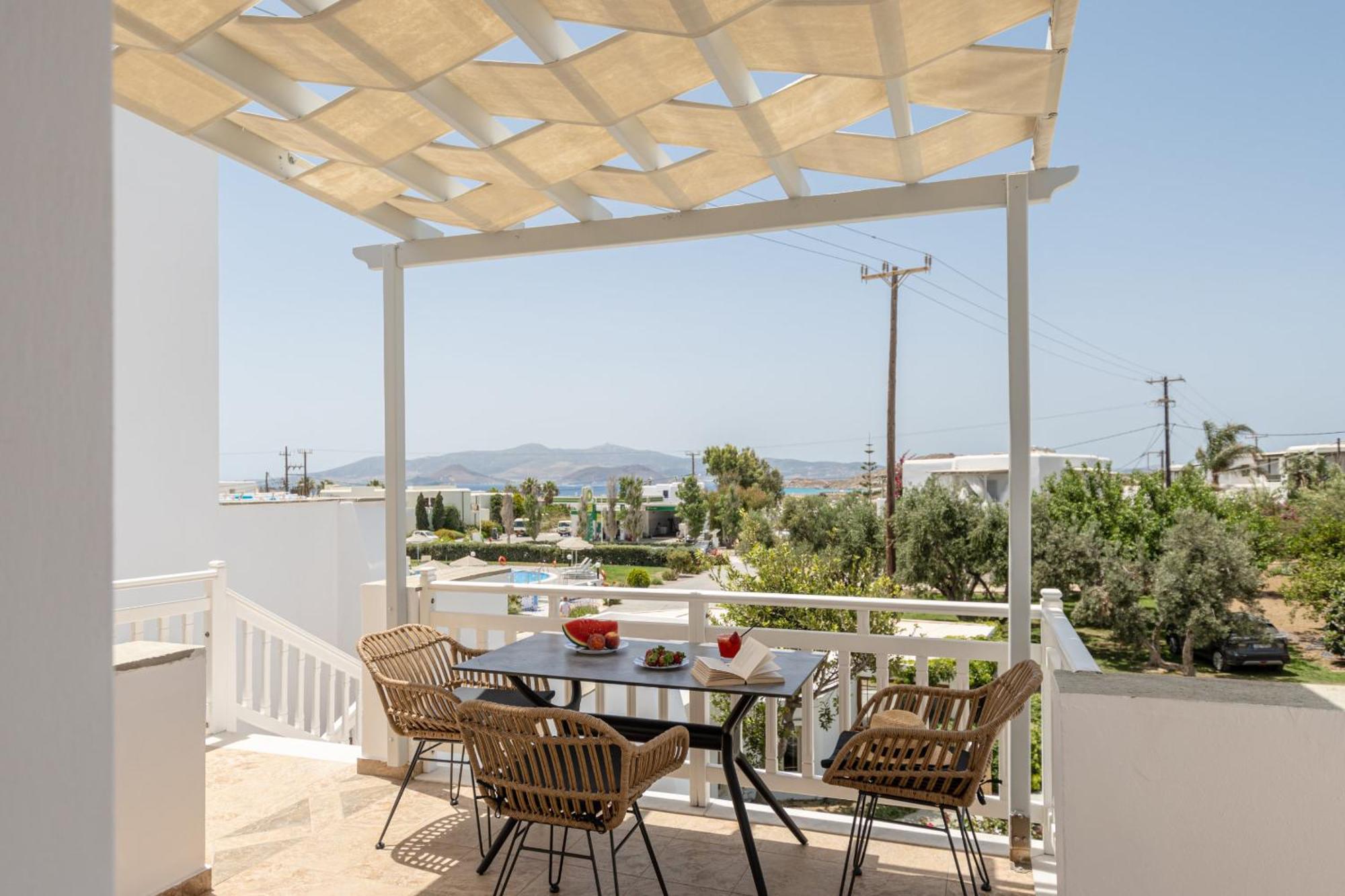 Birikos Hotel & Suites آغيوس بروكوبيوس المظهر الخارجي الصورة