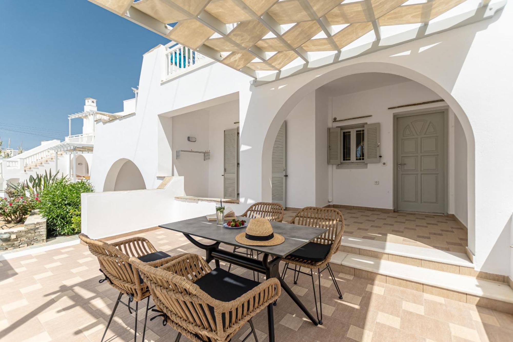 Birikos Hotel & Suites آغيوس بروكوبيوس المظهر الخارجي الصورة