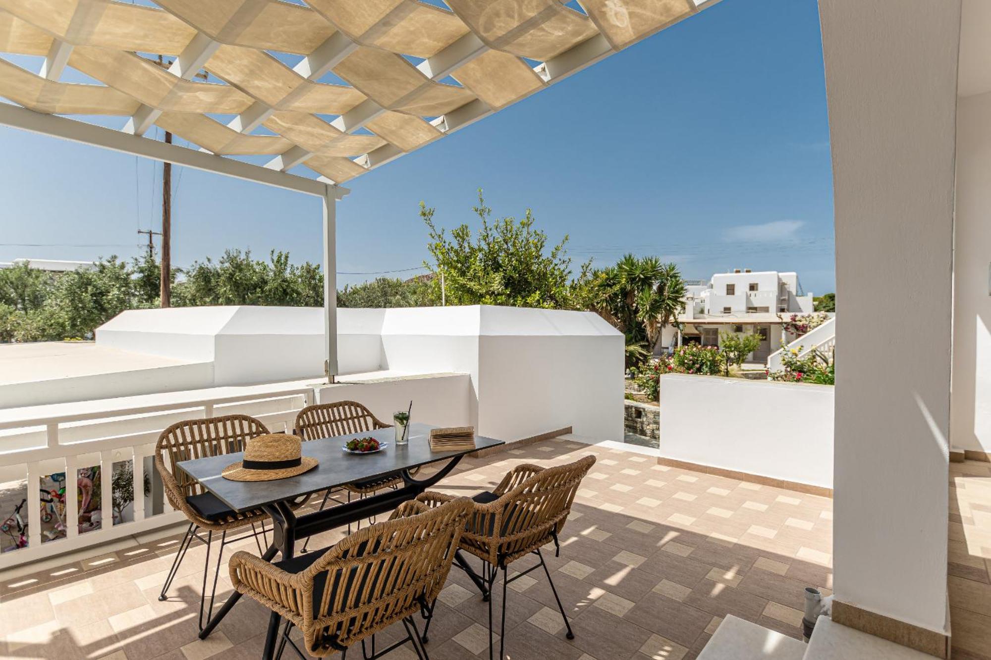 Birikos Hotel & Suites آغيوس بروكوبيوس المظهر الخارجي الصورة