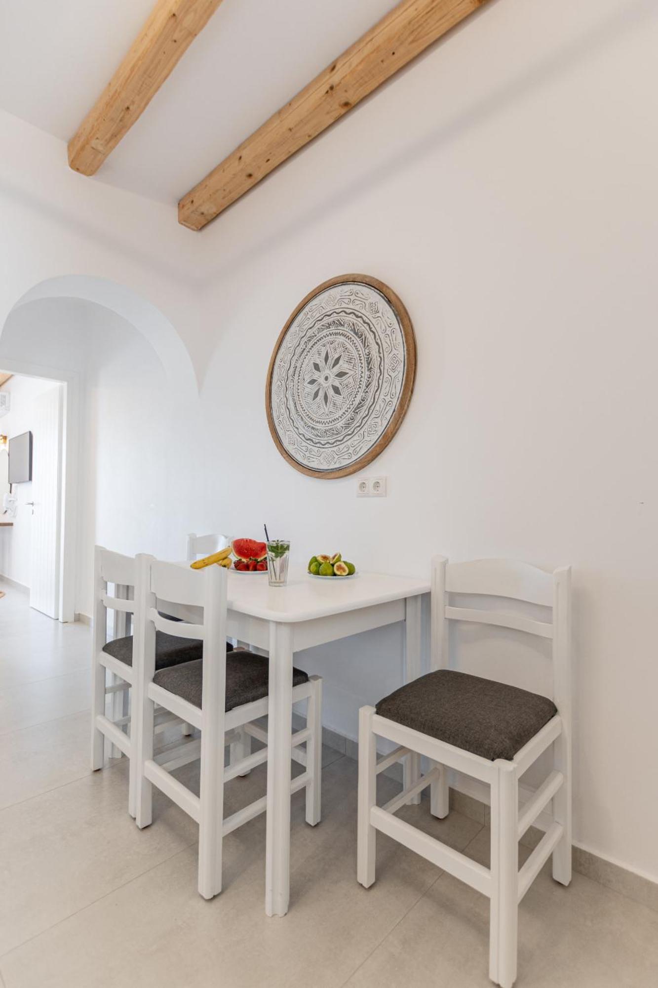 Birikos Hotel & Suites آغيوس بروكوبيوس المظهر الخارجي الصورة