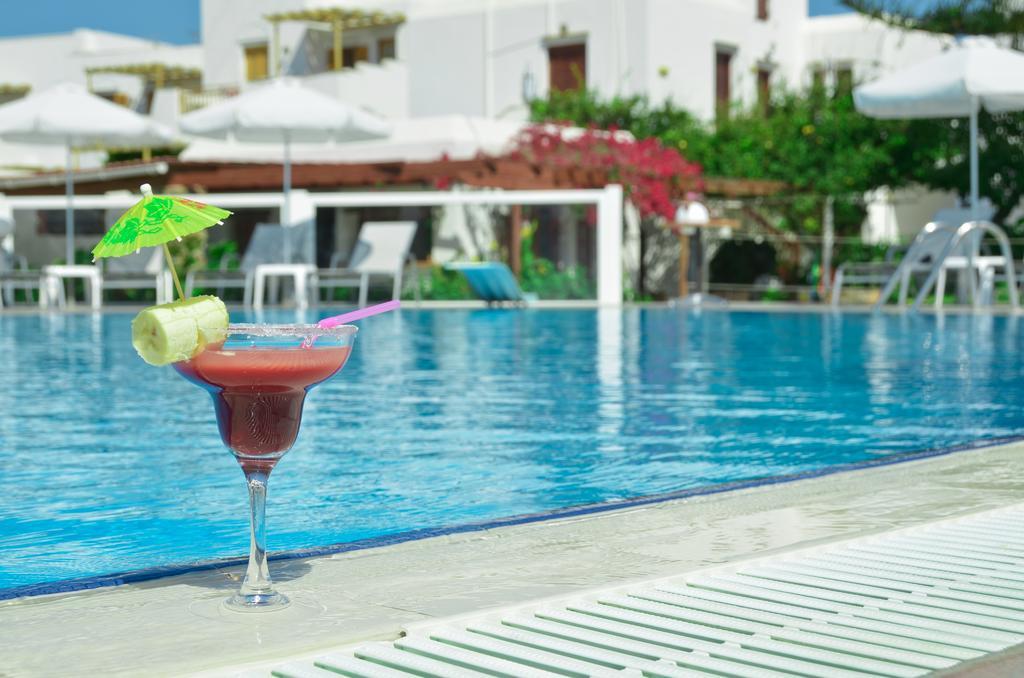Birikos Hotel & Suites آغيوس بروكوبيوس المظهر الخارجي الصورة