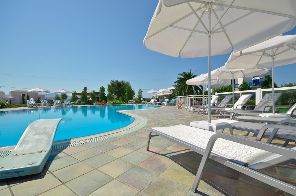 Birikos Hotel & Suites آغيوس بروكوبيوس المظهر الخارجي الصورة